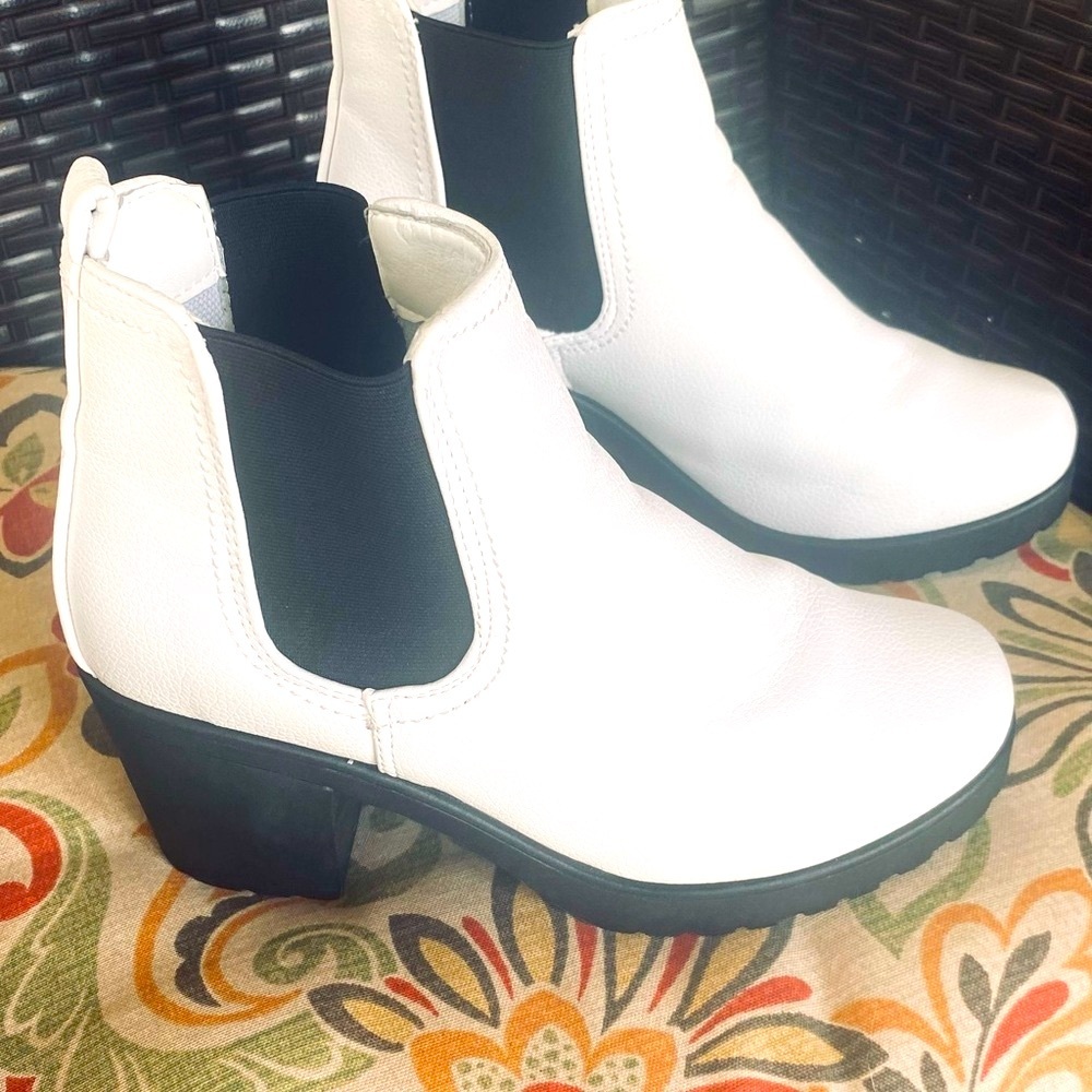 Krush Soft White Leather Booties with Chunky Black Heel